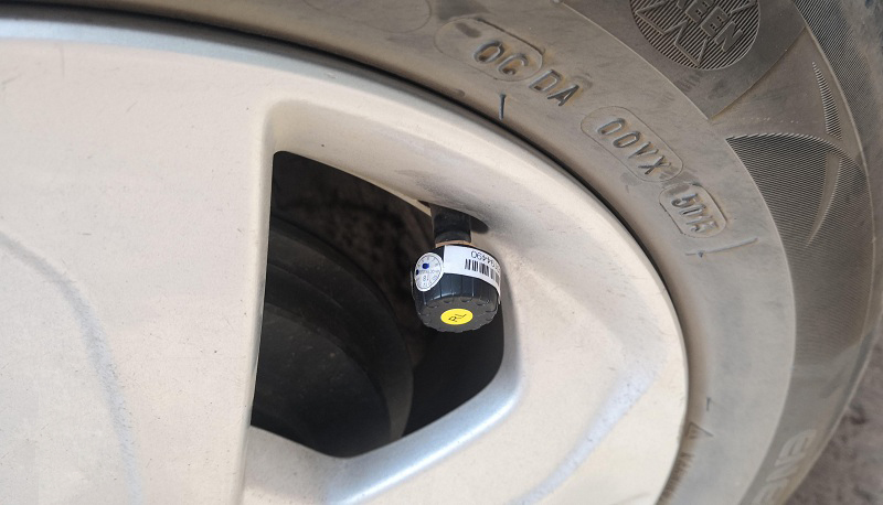 cảm biến áp suất lốp có chức năng đo áp suất lốp xe